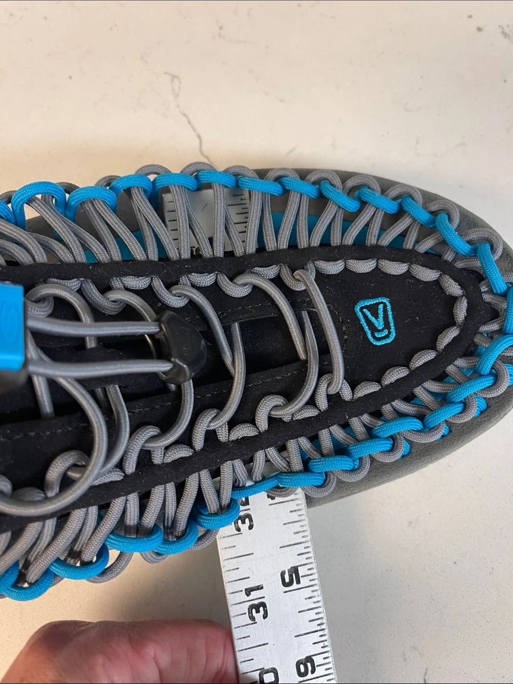 Keen UNEEK Men's Outdoor Sandal Black/Blue US Size 11.5 Worn 3-4 times
